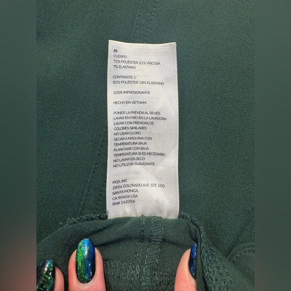 Figs Women’s Technical Collection - British Racing Green Scrub Set - XS/T & XXS - Picture 5 of 13